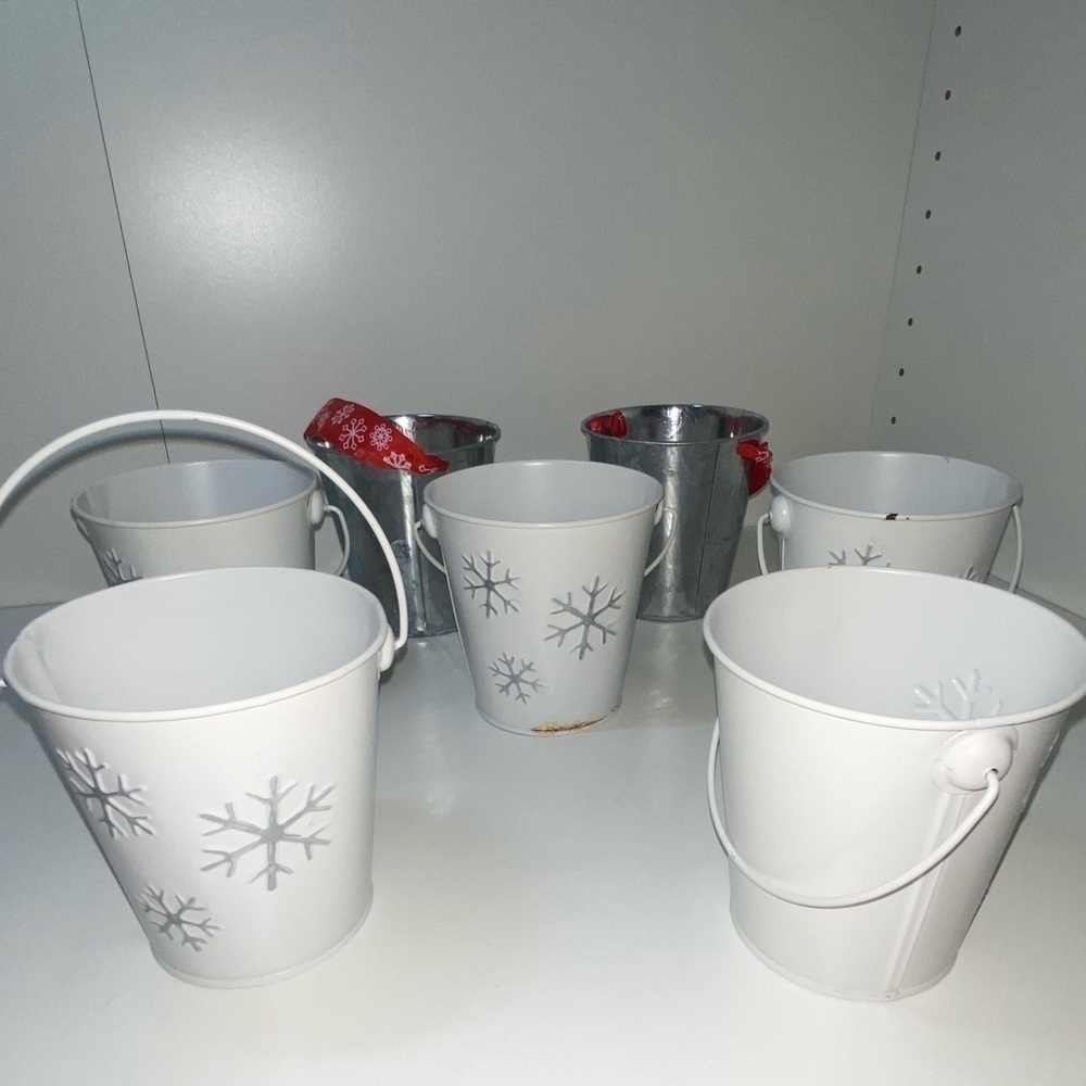 Holiday Tins White and Silver